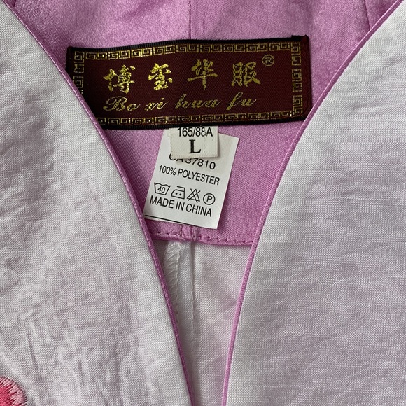 NWT Asian top, white, embroidered pink flower, size S - Picture 3 of 7